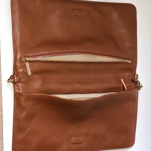 Tory Burch Bags - Tory Burch Reva Clutch Purse Tory Burch Bags - Tory Burch Reva Clutch Purse